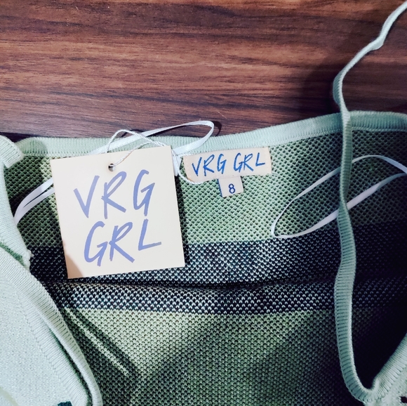 SOLD NWT Verge Girl Apple Tank Top - Picture 4 of 4